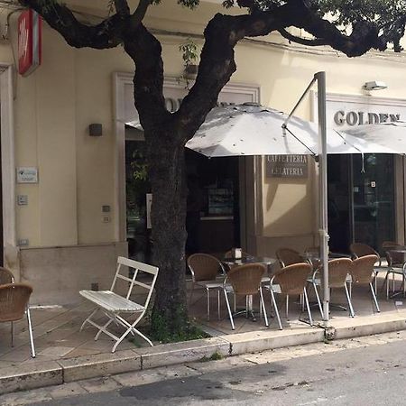 Golden House Hotel Mesagne Bagian luar foto