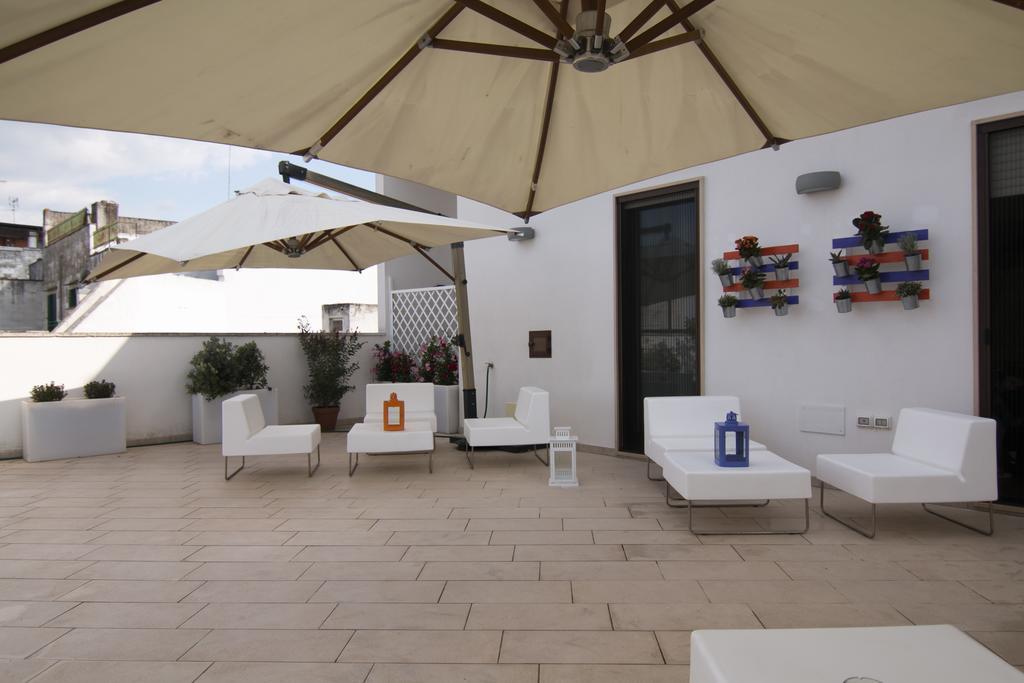 Golden House Hotel Mesagne Bagian luar foto